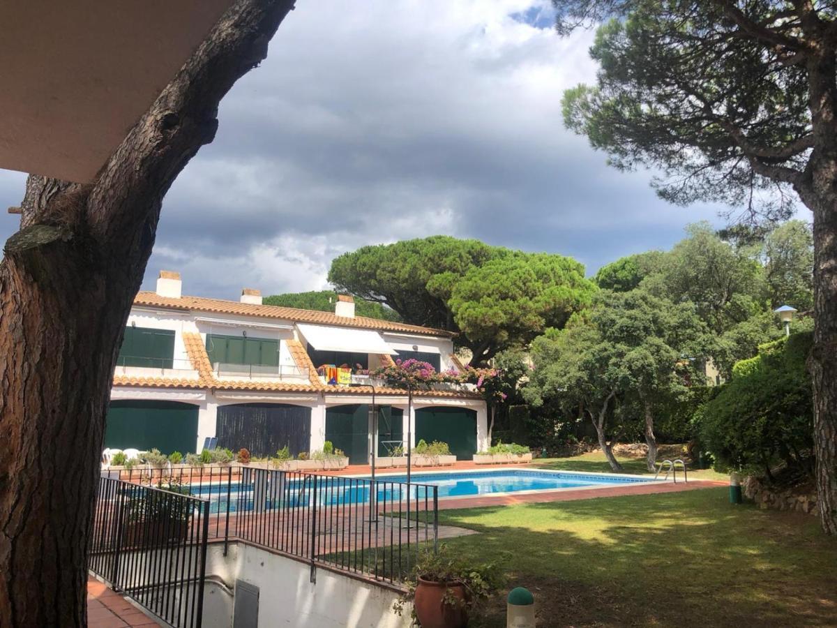 Espectacular Apartamento Con Piscina En Calella De Palafrugell Bagian luar foto